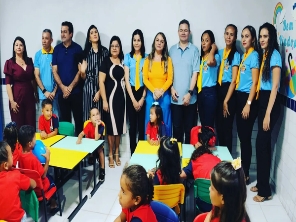 Prefeita Marlene Miranda, entrega escola reformada e ampliada, no povoado Matinha
